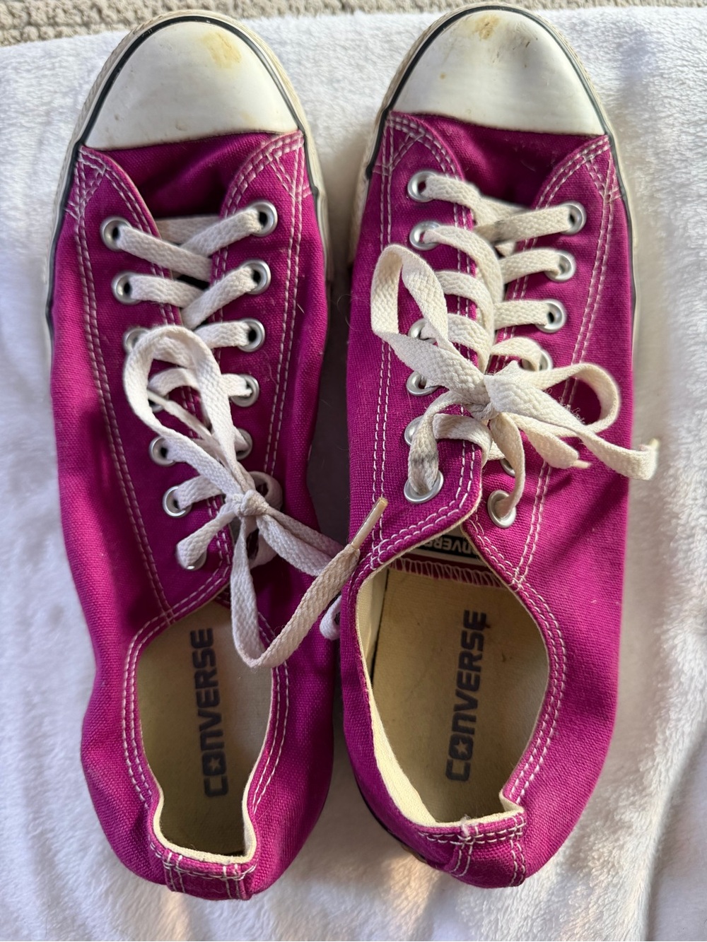 Converse women’s  Low-Top Canvas Sneakers - Magenta Pink - size 12